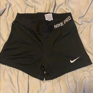 black nike pro